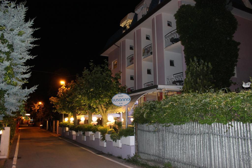 Hotel Susanna Римини Экстерьер фото