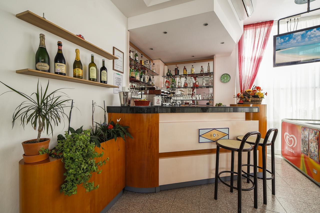 Hotel Susanna Римини Экстерьер фото